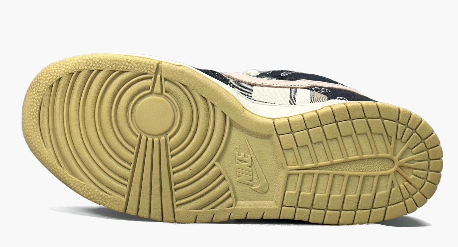 EU 39 - Travis Scott SB Dunk Low