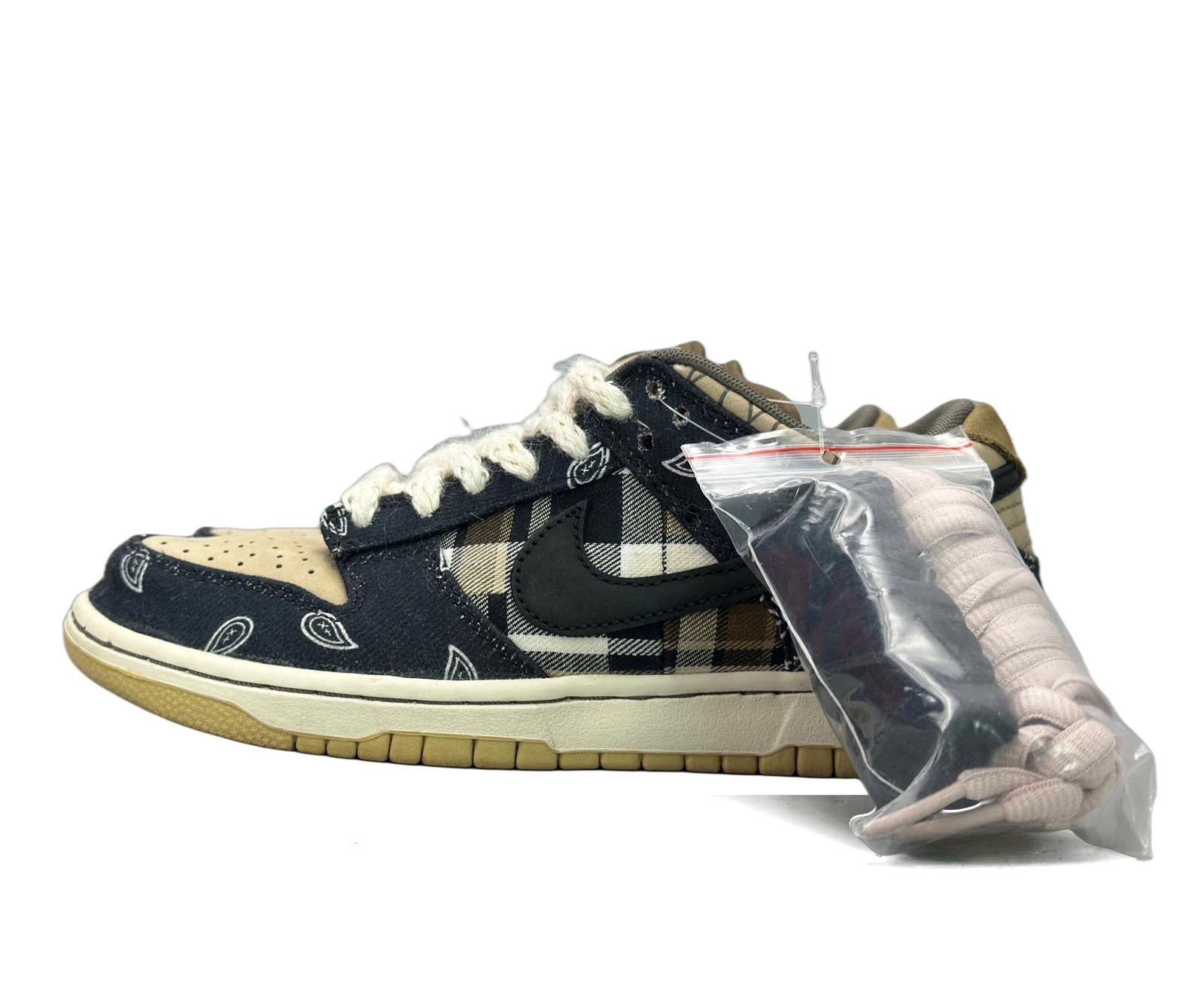 EU 39 - Travis Scott SB Dunk Low