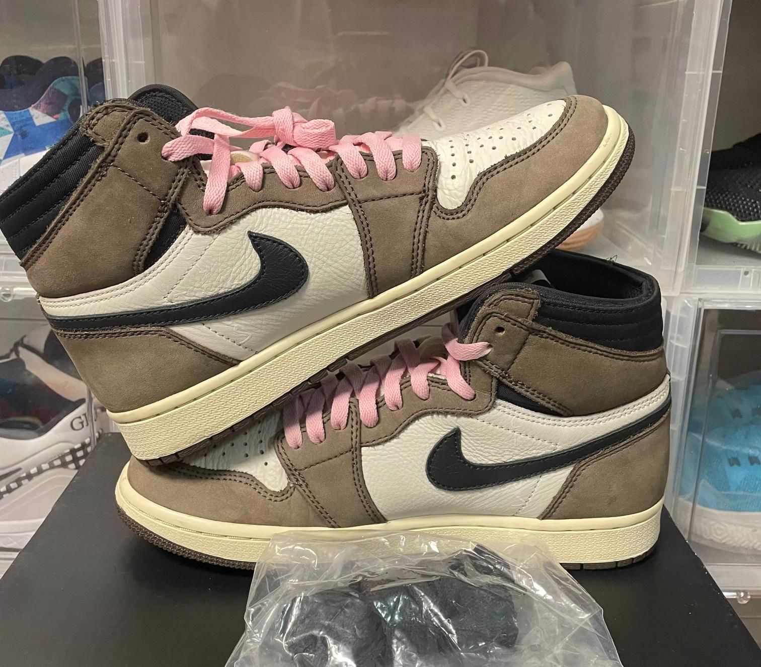EU 42 - Travis Scott Jordan 1 High Mocha
