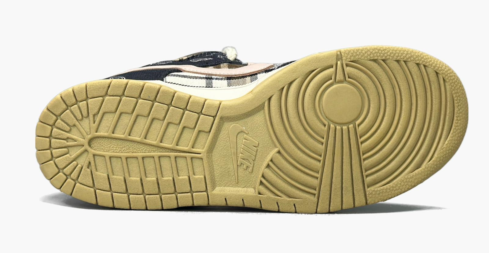 EU 39 - Travis Scott SB Dunk Low