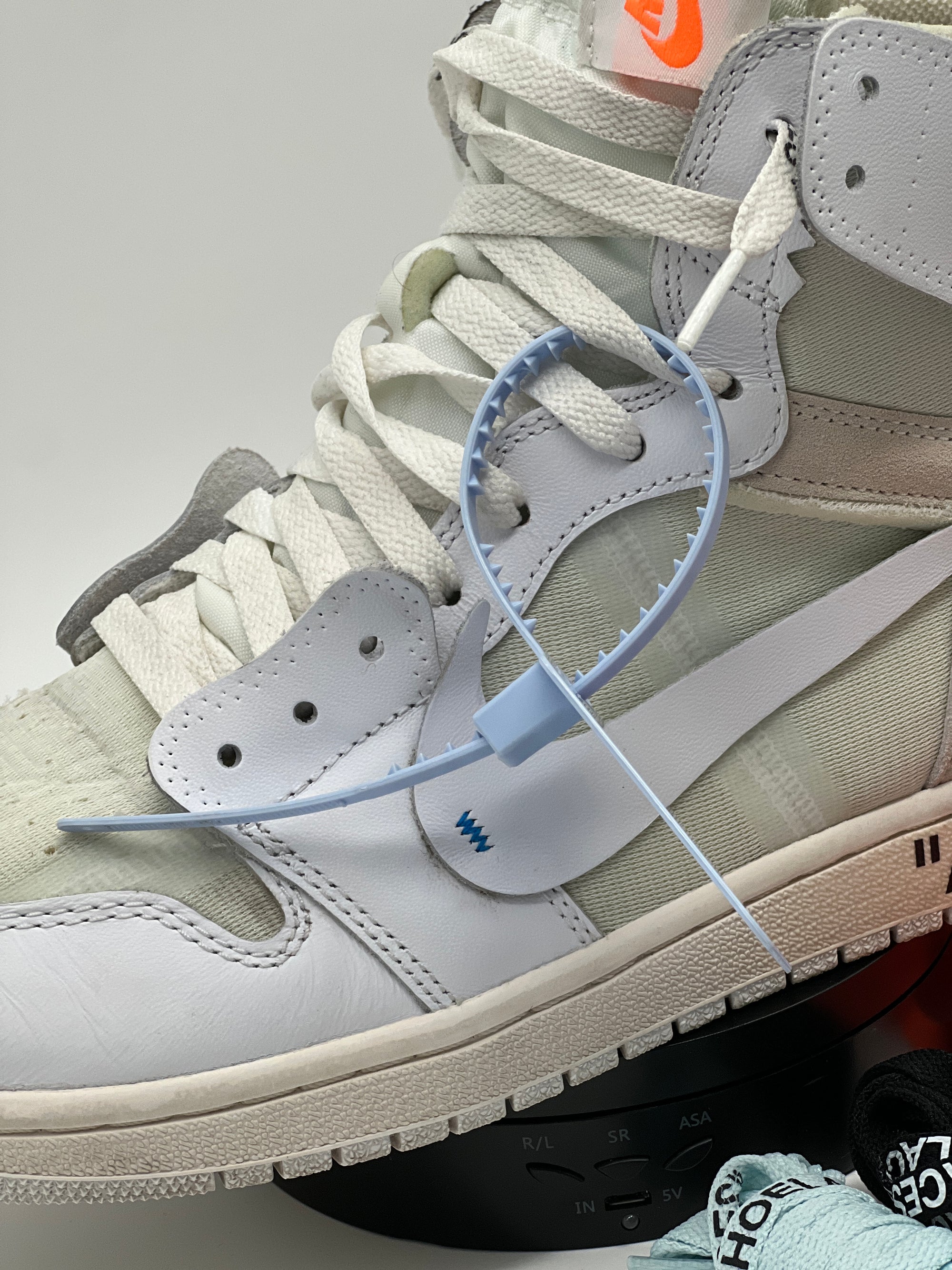 OFF-WHITE x Air Jordan 1 White Used EU 45