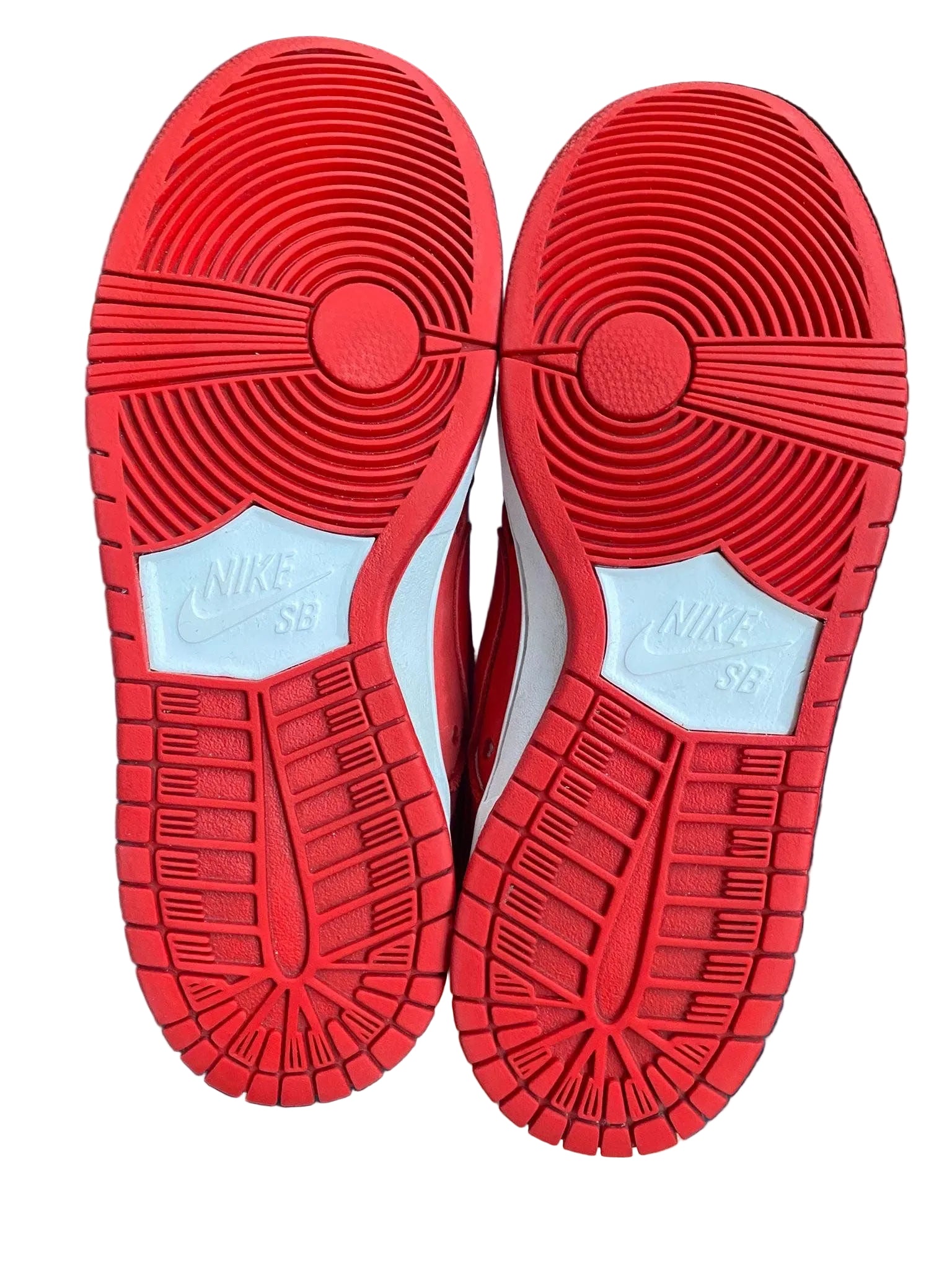 EU 42 - SB Dunk Low Verdy Girls Dont Cry