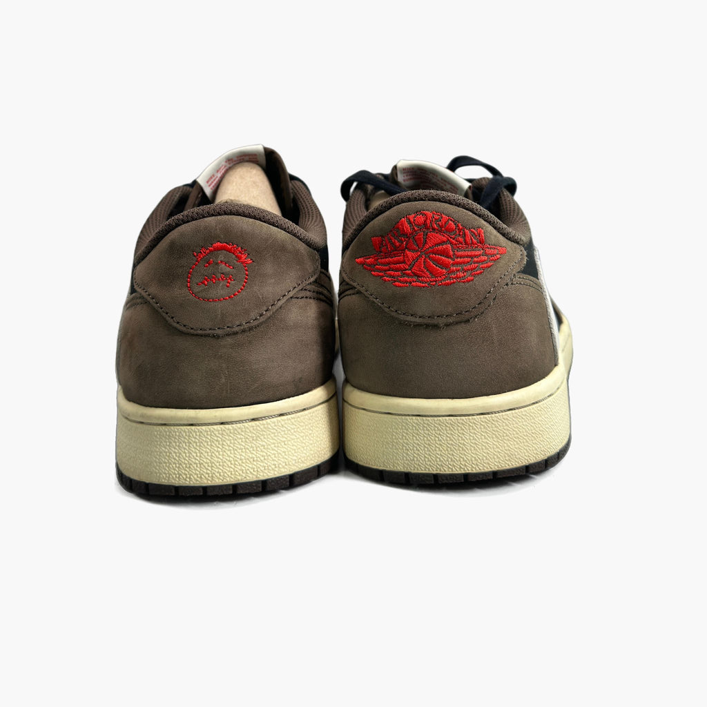 EU 44 - Travis Scott Jordan 1 Low Mocha