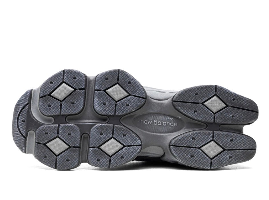 New Balance 9060 Magnet