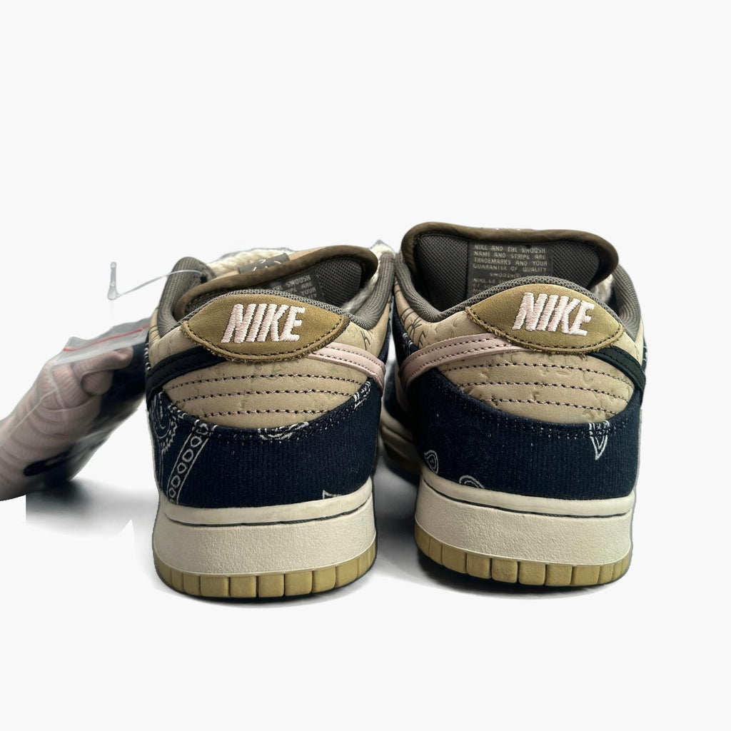 EU 39 - Travis Scott SB Dunk Low