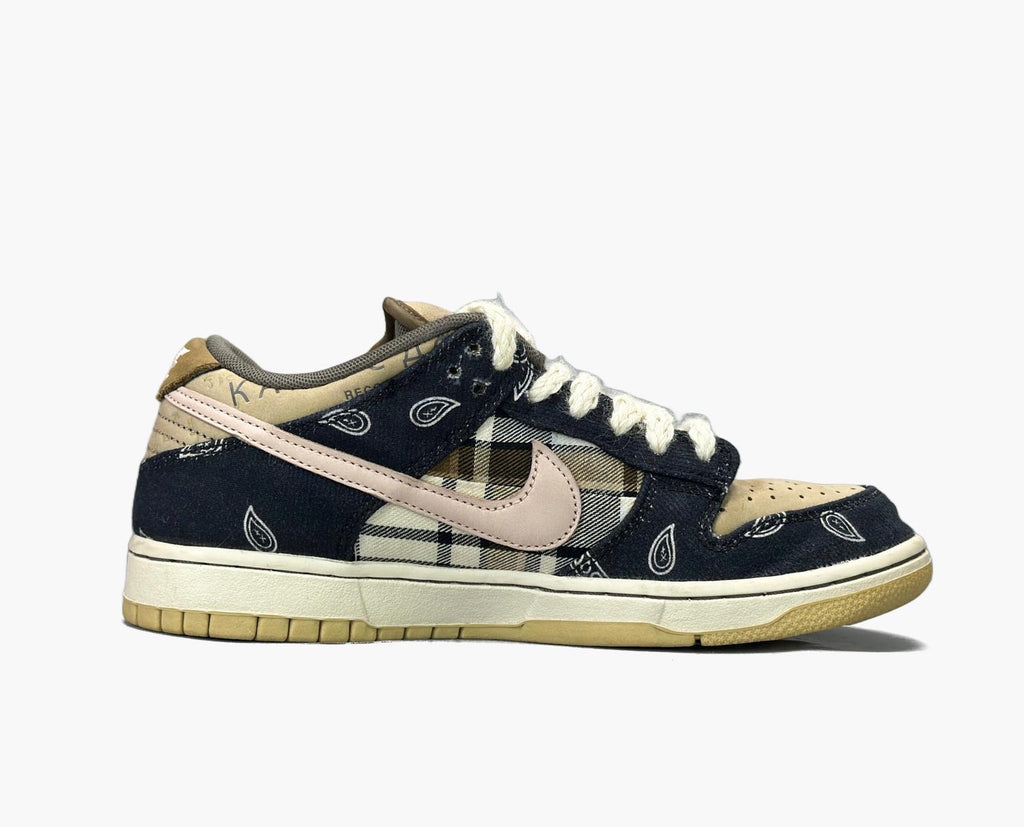 EU 39 - Travis Scott SB Dunk Low