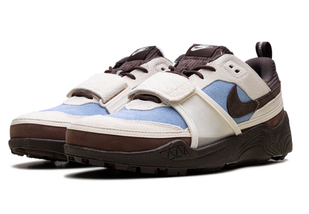 NIKE ZOOM FIELD JAXX X TRAVIS SCOTT  LECHE BLUE